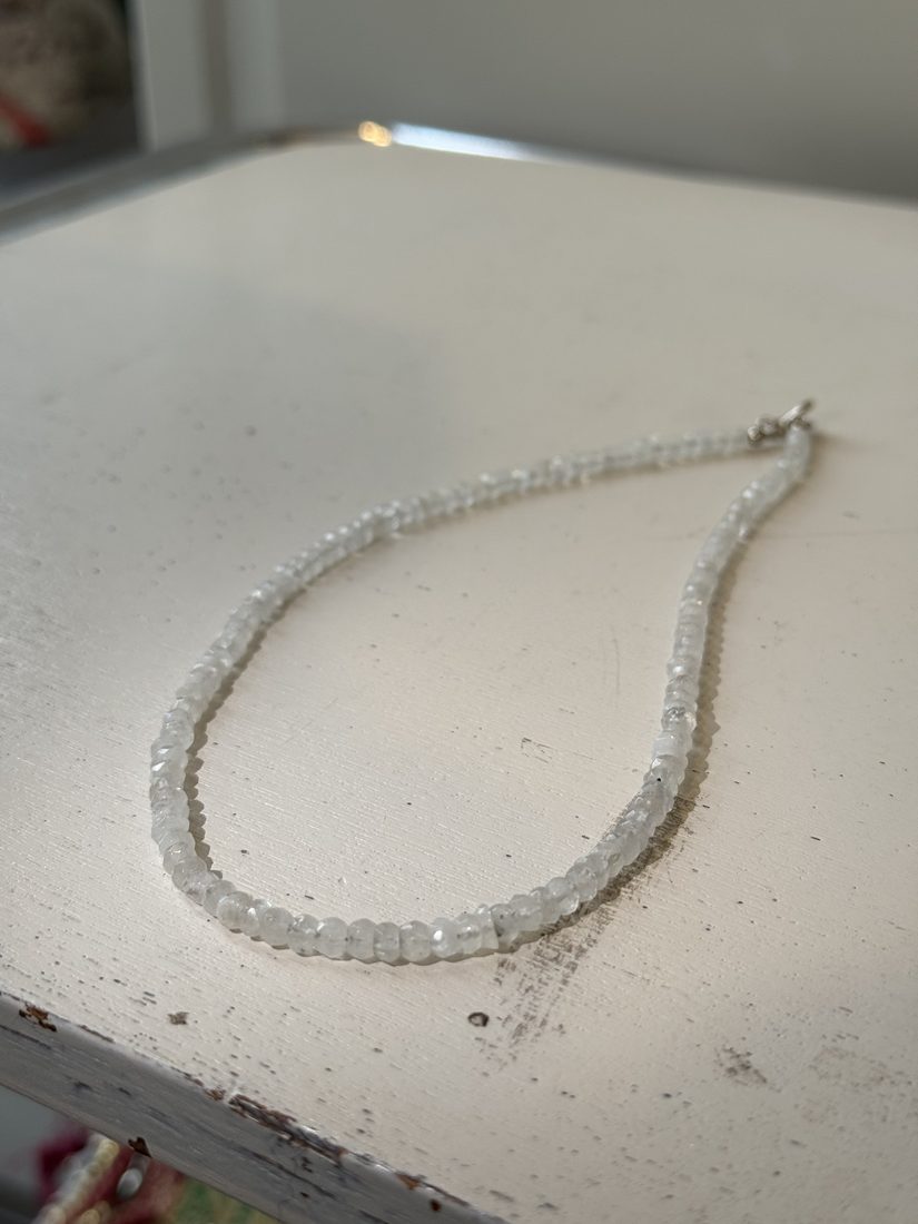 Maansteen ketting